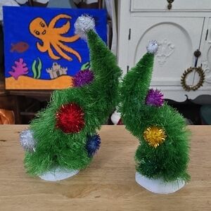 Department 56 Grinch Village Set Of   Wonky Trees